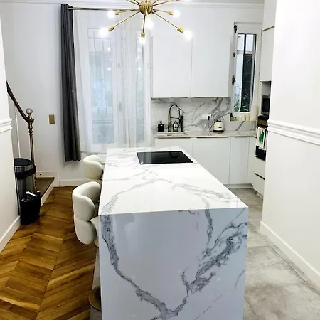 Triplex A Montmartre - Sauna * パリ